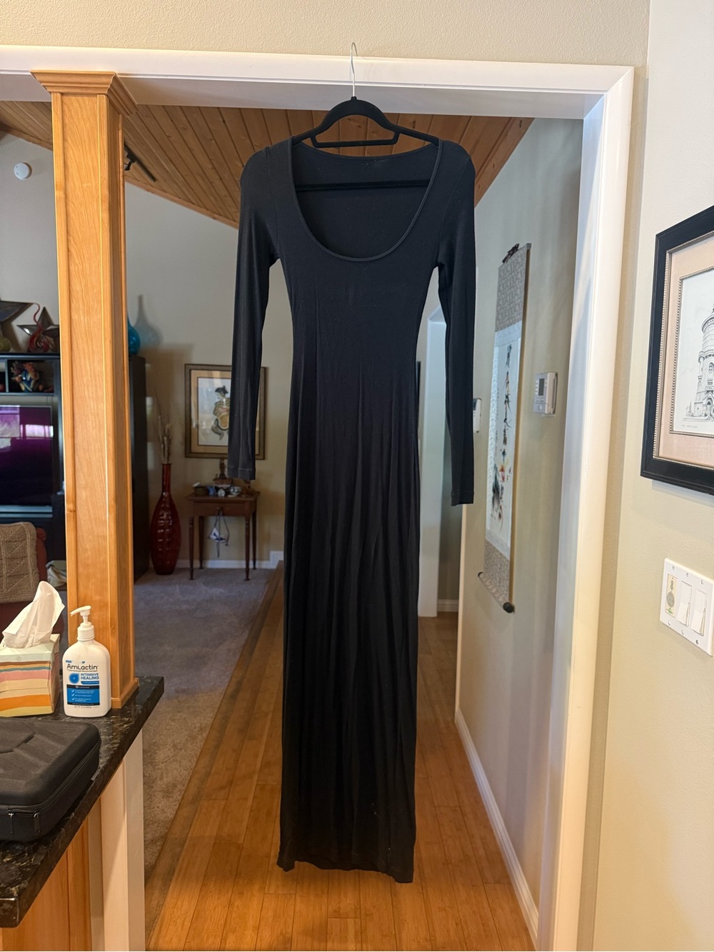 Black Long Sleeve Scoop Neck Maxi Dress